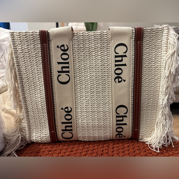 Authentic Chloé Woody Medium Woven Fringe Tote - Picture 4 of 15